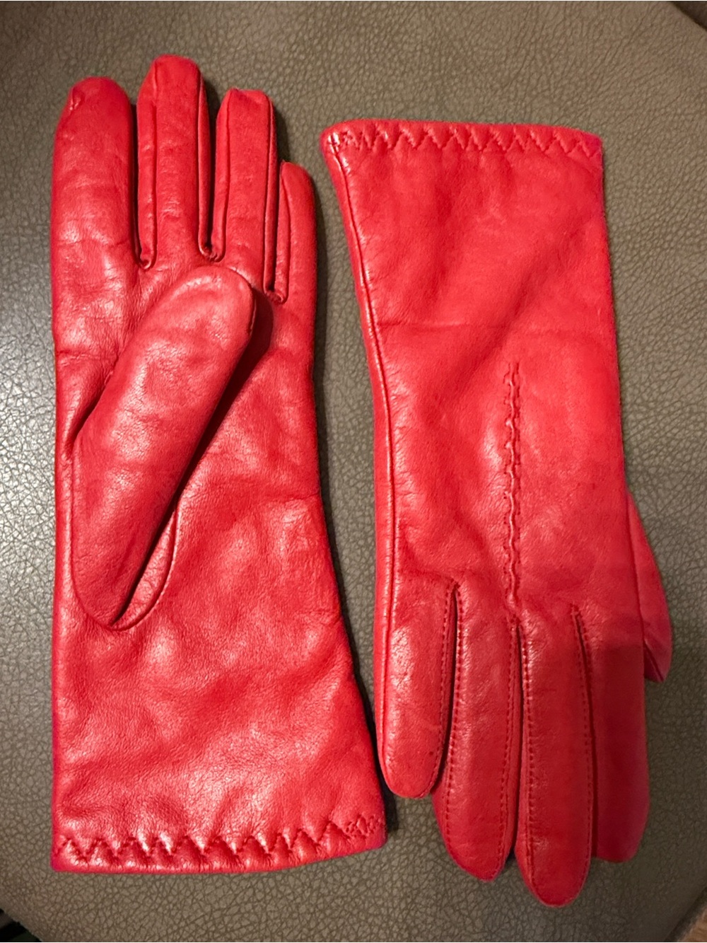 Genuine leather gloves